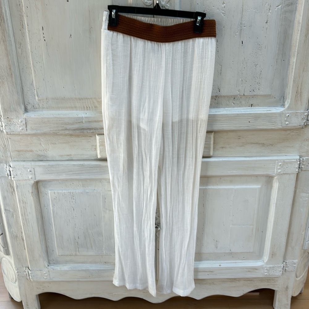 Beautiful BCX white beach pants with lining and inner shorts